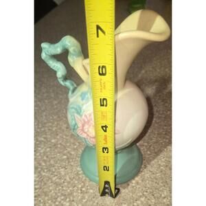 Vtg Hand Made Hull Ivy Vine Pitcher W6- 6 1/2 Pottery Woodland Ewer